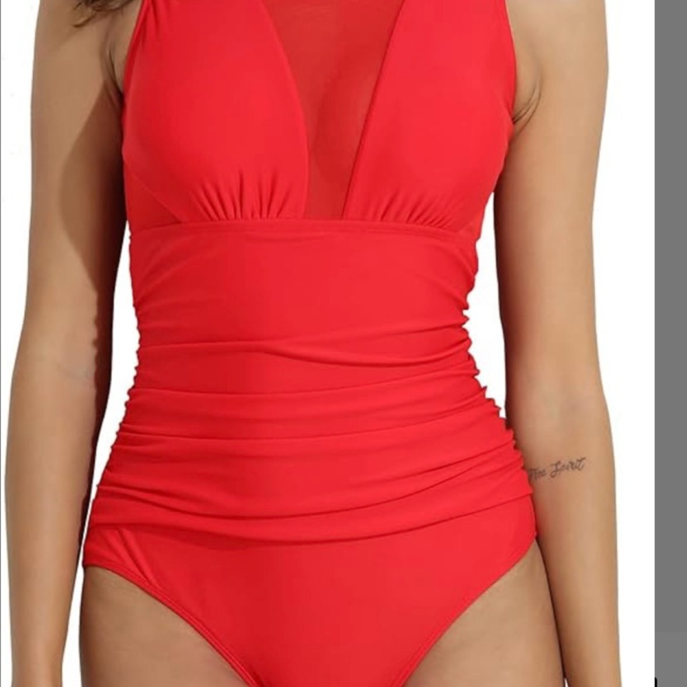 NWT One piece swimsuit, size M.